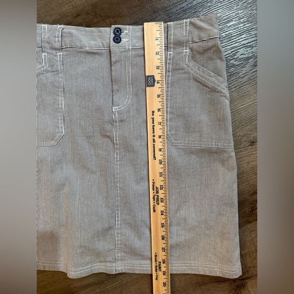 Christopher & Banks Pinstriped Skort  Size 4 - Picture 13 of 14